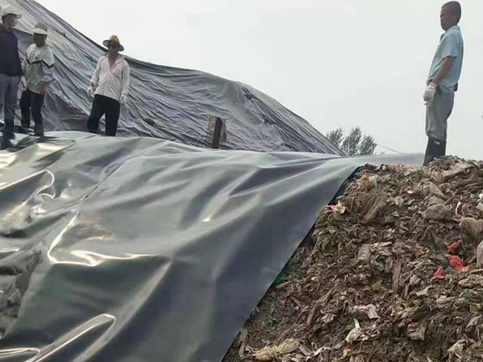 在垃圾填埋場中采用什么規格的土工膜？